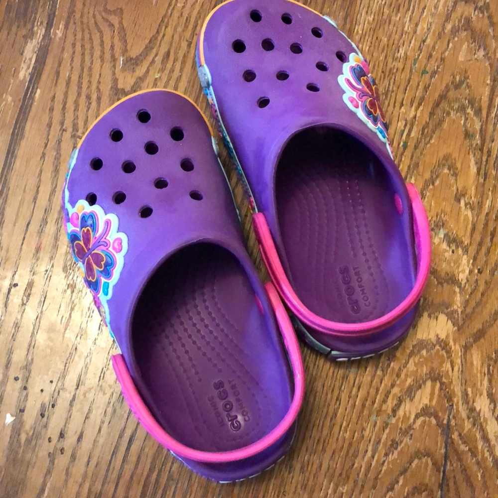 Crocs kids size 11 butterfly purple print